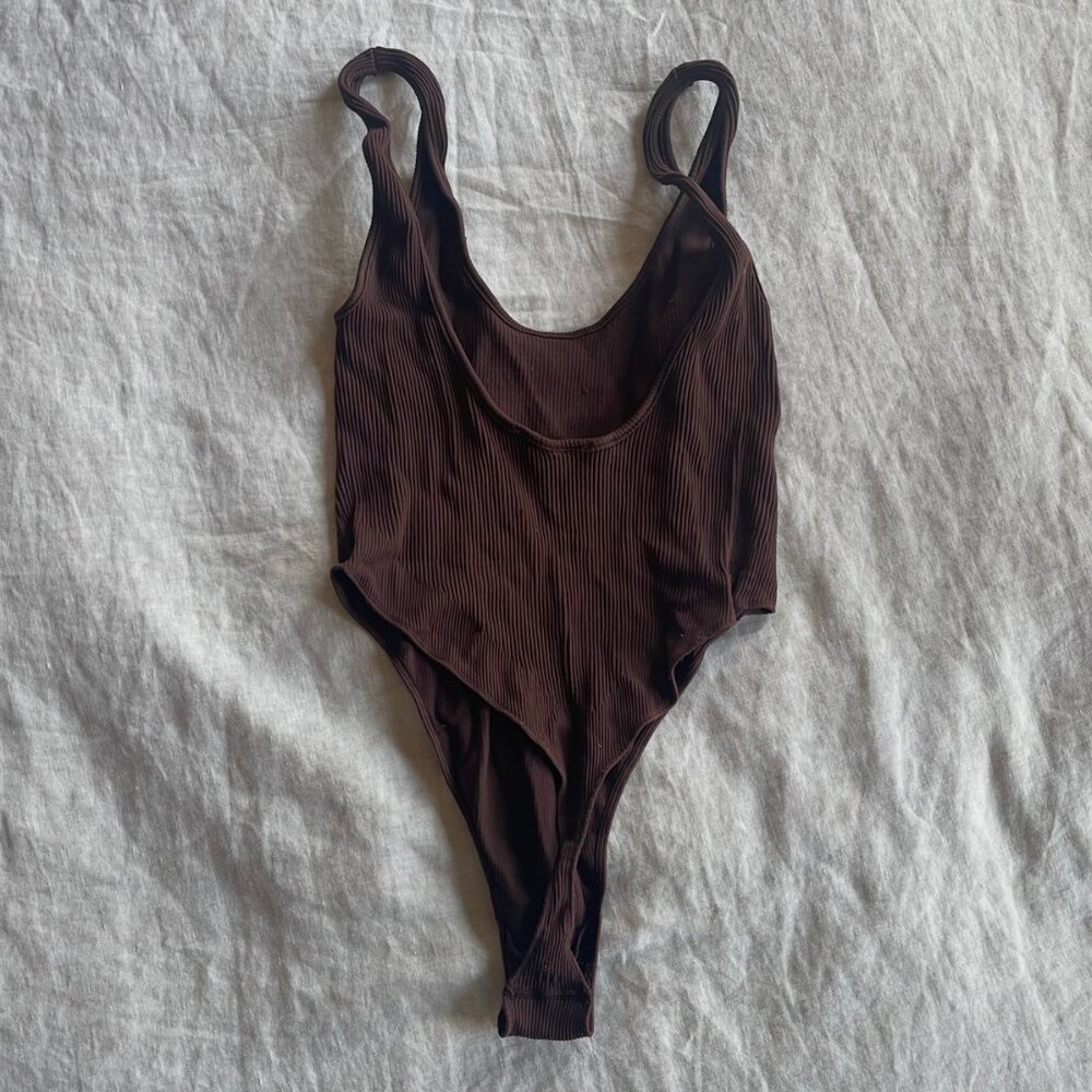 ANDREĀDAMO Brown Ribbed Bodysuit - Picture 2 of 6